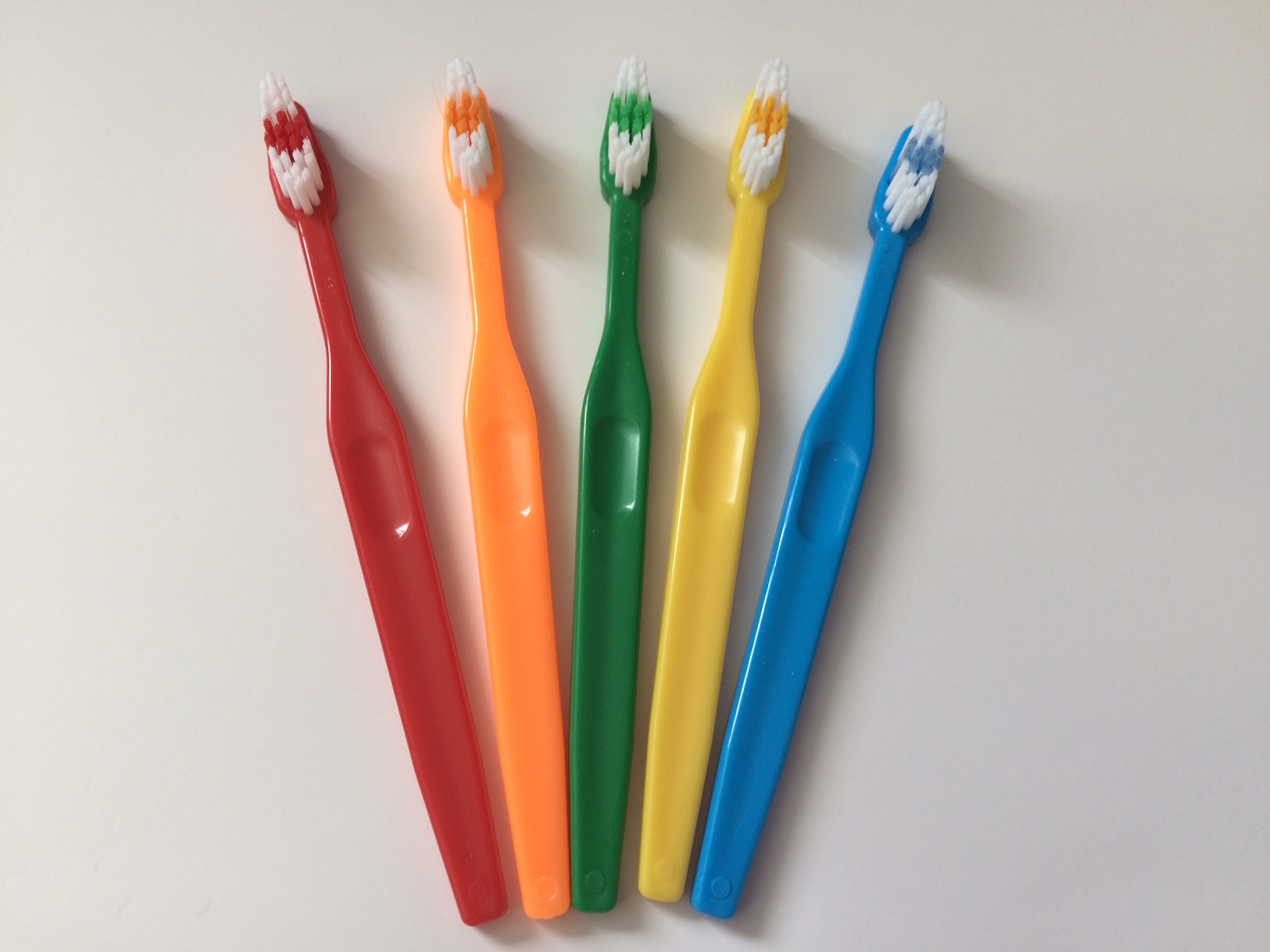 5 pack 28 Tuft Toothbrushes Junior3